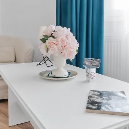 Apartment Noussa High Class With Private Parking Bucharest